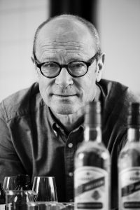 Vin-, sprit- och dryckesföreläsare som heter Jonas Odland 