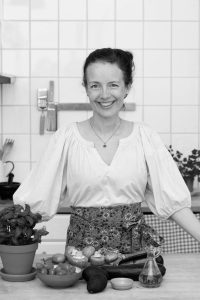 Föreläsare inom vegansk och vegetarisk matlagning som heter Sara Ask 