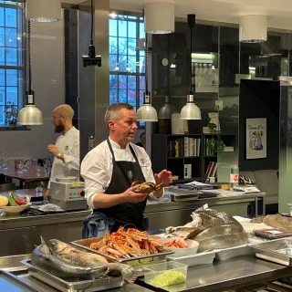 📣 Funderar du på att ta dina matlagningskunskaper till nästa nivå? Nu har du chansen! Just nu får du 20% rabatt på vår utbildning i professionell matlagning om du bokar senast den 8/11. 👨‍🍳✨

🍴 Kursen är indelad i fem tillfällen som täcker kött, fisk, grönsaker, såser och desserter – perfekt för dig som vill bygga en stabil grund inom professionell matlagning! Varje tillfälle ger dig kunskap om råvaror, tekniker och smaker för att skapa allt från förrätter till à la carte-desserter.

Låter det intressant? Tagga någon som borde veta om det här! 👇 
Länk i bio
#matlagning #professionellmatlagning #earlybird