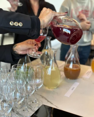 Branschen förändras – och vi med den! 🍇 Vår nya sommelierutbildning ger dig expertis inom naturvin, alkoholfritt och mat & dryck i kombination. Ta plats i framtidens restaurangvärld med oss.
Vill du veta mer om utbildningen? Länk finns i bio