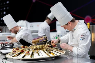 Idag har Gustav Leonhardt och team sweden tävlat i Bocuse d’Or. Imorgon efter klockan 18:00 vet vi hur det har gått. 

#bocusedor #bocusedor2025 

@bocusedor_sweden 
@gustav.leonhardt 
@noel.moglia 
@petersweeter 
@tommymyllymaki