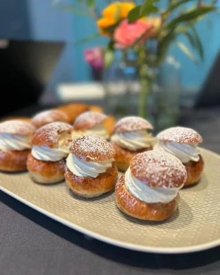 Har du ätit någon idag? 

#semla #fettisdagen